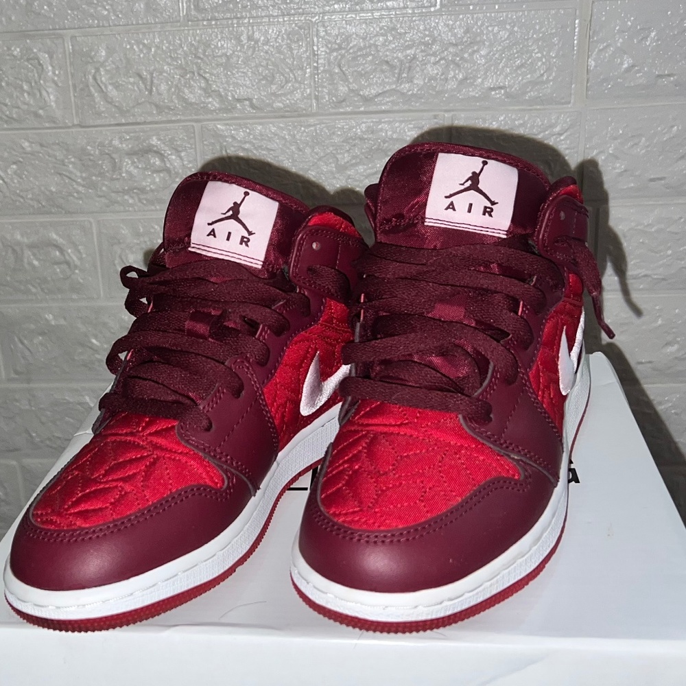 Jordan 1 Mid Red & Burgundy